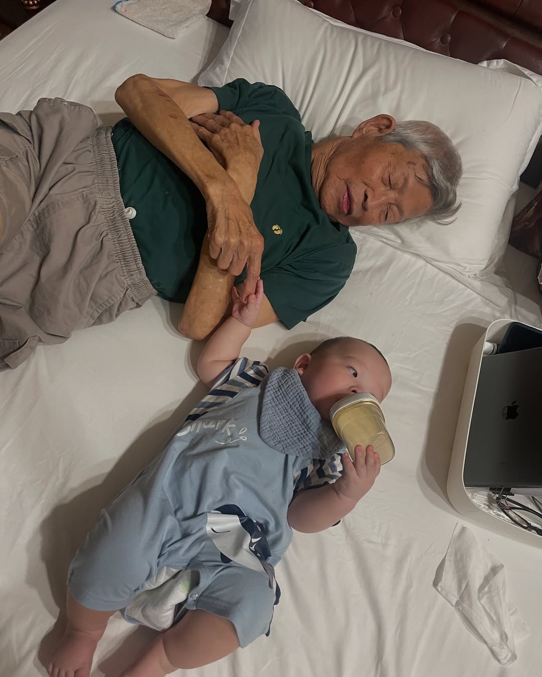 知恩寶寶十個月快樂?